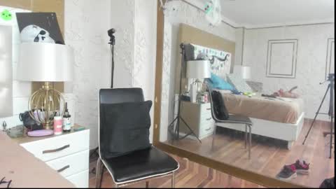 Snapshot of tara_hot1 chatting on November 2025 01:41:01 AM Tara online show from November 2025 01:41:01 AM