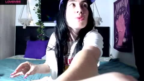 Snapshot of tara_joi chatting on December 2024 04:06:01 PM Tara online show from December 2024 04:06:01 PM