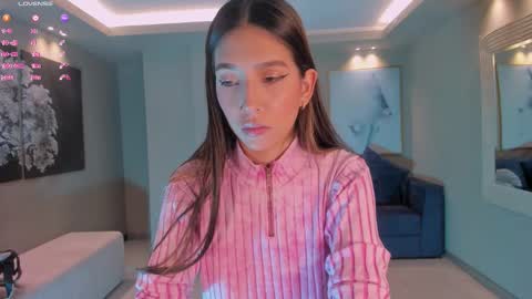 Tara Lawrence online show from October 2025 04:48:01 AM