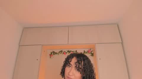 Snapshot of tarawiilson_ chatting on October 2025 04:22:01 AM T A R A online show from October 2025 04:22:01 AM