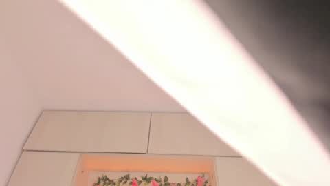 Snapshot of tarawiilson_ chatting on October 2025 04:40:02 PM T A R A online show from October 2025 04:40:02 PM