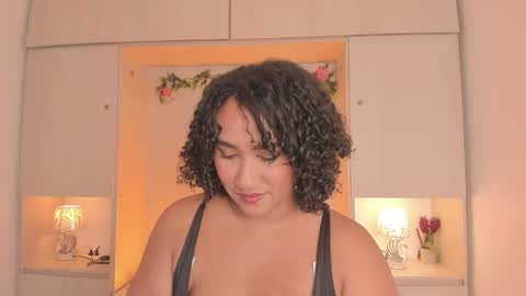 Snapshot of tarawiilson_ chatting on October 2025 04:24:01 AM T A R A online show from October 2025 04:24:01 AM