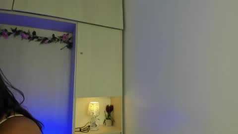 Snapshot of tarawiilson_ chatting on October 2025 04:15:02 AM T A R A online show from October 2025 04:15:02 AM