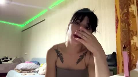 Leila online show from August 2026 06:39:01 PM