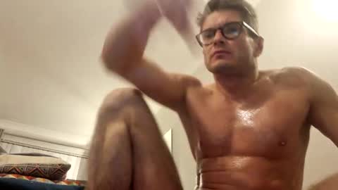 Snapshot of tartankingofscots chatting on October 2025 02:08:01 AM tartankingofscots online show from October 2025 02:08:01 AM