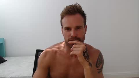 Snapshot of tarzan_thejungleboy chatting on March 2025 06:04:01 AM Tarzan online show from March 2025 06:04:01 AM