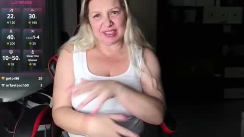 Tasha  Moon online show from October 2025 04:19:01 PM