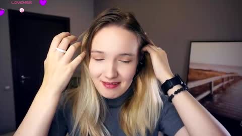 Snapshot of tashinapetitto chatting on September 2025 07:13:02 AM Your Ressie online show from September 2025 07:13:02 AM