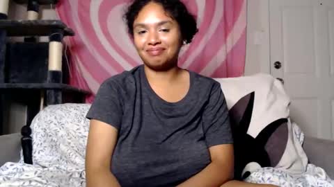 Snapshot of tasteekitty chatting on October 2025 06:17:01 AM Tastee Kitty online show from October 2025 06:17:01 AM