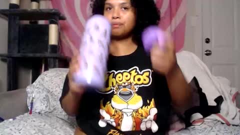 Snapshot of tasteekitty chatting on October 2025 05:09:02 AM Tastee Kitty online show from October 2025 05:09:02 AM