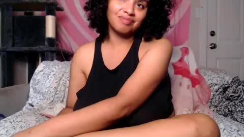 Snapshot of tasteekitty chatting on November 2025 07:07:03 AM Tastee Kitty online show from November 2025 07:07:03 AM