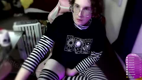 Snapshot of tasteflavored_femboy chatting on December 2025 07:35:01 AM Taste online show from December 2025 07:35:01 AM