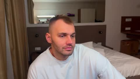 My shows 2100500 UTC3 online show from November 2025 06:01:02 PM