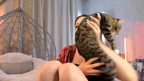 Tate online show from November 2025 07:13:02 PM