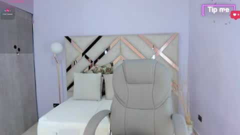 Tati Saldarriaga online show from November 2025 07:47:01 PM