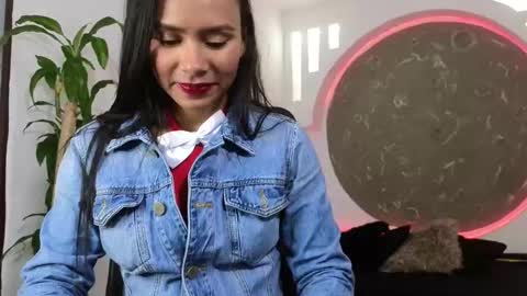 Snapshot of tatiana_branc chatting on December 2025 08:47:02 PM Tatiana Br online show from December 2025 08:47:02 PM