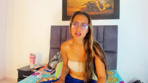 Snapshot of tatiana_valencia chatting on May 2026 01:19:01 PM Tati online show from May 2026 01:19:01 PM