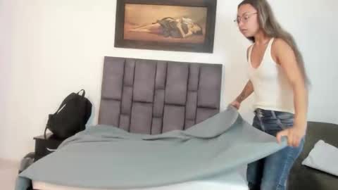 Snapshot of tatiana_valencia chatting on May 2026 12:00:02 PM Tati online show from May 2026 12:00:02 PM