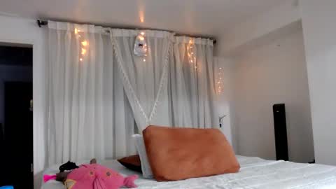 tatiana giraldo online show from January 2025 01:23:02 AM