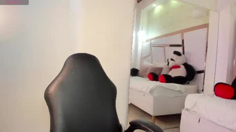 tatikanyx online show from June 2026 12:09:02 PM