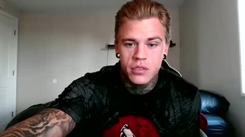 Snapshot of tatteddaddy9000 chatting on September 2025 04:11:01 PM D-Man online show from September 2025 04:11:01 PM