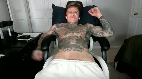 Snapshot of tatteddaddy9000 chatting on October 2025 12:08:01 AM D-Man online show from October 2025 12:08:01 AM