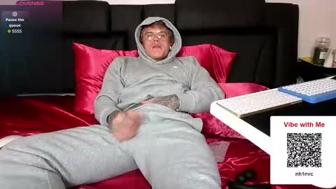 Snapshot of tatteddaddy9000 chatting on October 2025 11:09:02 PM D-Man online show from October 2025 11:09:02 PM