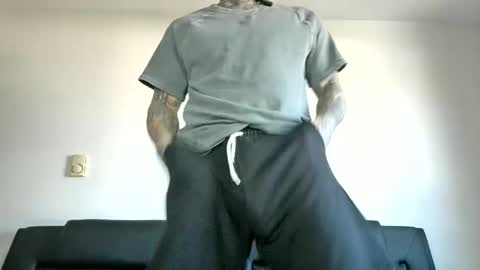 Snapshot of tatteddaddy9000 chatting on October 2025 02:42:02 PM D-Man online show from October 2025 02:42:02 PM