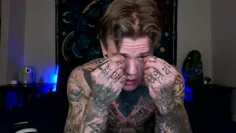 Snapshot of tatteddaddy9000 chatting on November 2025 04:21:01 AM D-Man online show from November 2025 04:21:01 AM