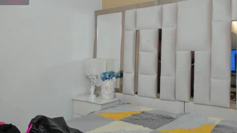 Snapshot of tattibelll chatting on November 2025 11:56:02 AM TattiBell online show from November 2025 11:56:02 AM