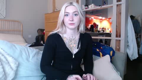 Snapshot of tattoobbgirl chatting on February 2025 05:20:02 PM tattoobbgirl online show from February 2025 05:20:02 PM