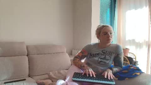 Snapshot of tattoobbgirl chatting on June 2026 03:55:02 PM tattoobbgirl online show from June 2026 03:55:02 PM