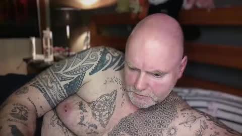 Tattooeddilf 01 online show from May 2026 10:51:02 PM