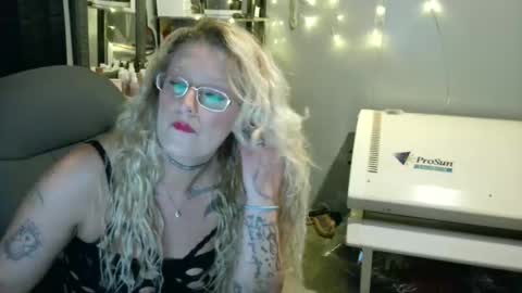 Snapshot of tattooeddirtyteacher chatting on January 2025 09:43:02 AM Lisa Lovely online show from January 2025 09:43:02 AM