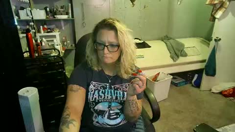 Snapshot of tattooeddirtyteacher chatting on February 2025 10:59:02 PM Lisa Lovely online show from February 2025 10:59:02 PM