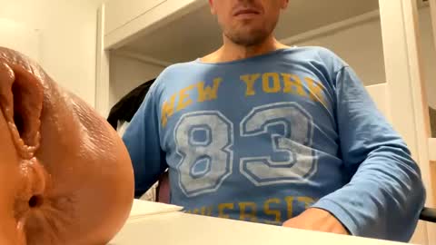 Tatuador40 online show from December 2024 11:18:02 PM