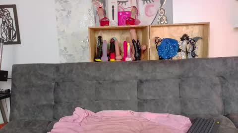 Snapshot of taty_miller chatting on November 2025 09:15:01 PM Taty Miller online show from November 2025 09:15:01 PM