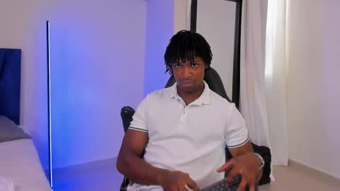 Snapshot of tau_montes chatting on January 2026 12:53:01 PM tau_montes online show from January 2026 12:53:01 PM