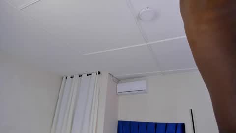 Snapshot of tau_montes chatting on March 2026 03:36:01 AM tau_montes online show from March 2026 03:36:01 AM