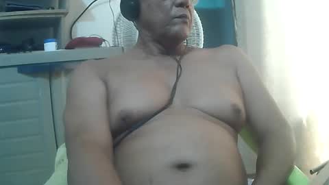 Snapshot of tavo58 chatting on February 2025 03:10:02 PM alvarito online show from February 2025 03:10:02 PM