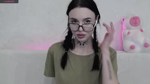 Taya online show from October 2025 07:37:01 PM