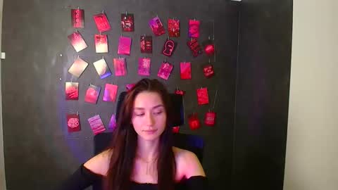 Snapshot of tayavibe chatting on November 2025 06:24:02 AM Taya online show from November 2025 06:24:02 AM