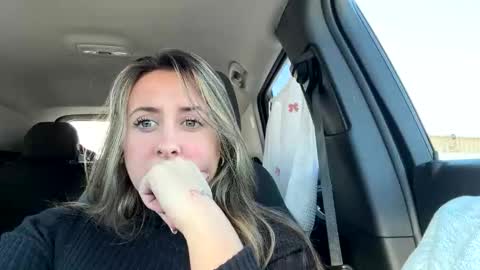 Snapshot of tayleary chatting on December 2025 07:08:02 PM Taylor online show from December 2025 07:08:02 PM