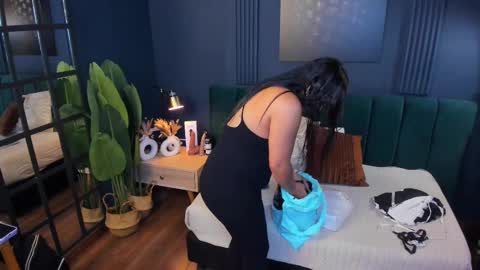 Snapshot of taylor_bennet chatting on February 2025 12:08:01 PM Taylor Bennet online show from February 2025 12:08:01 PM