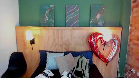 Snapshot of taylor_bennet chatting on February 2025 12:05:02 PM Taylor Bennet online show from February 2025 12:05:02 PM