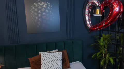 Snapshot of taylor_bennet chatting on March 2025 12:00:01 PM Taylor Bennet online show from March 2025 12:00:01 PM