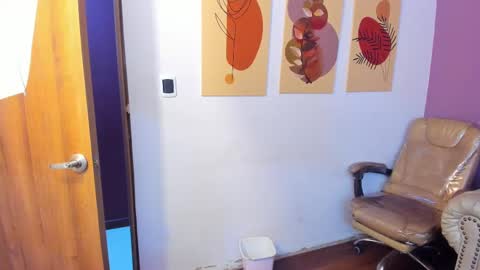 Snapshot of taylor_bennet chatting on October 2025 12:13:02 PM Taylor Bennet online show from October 2025 12:13:02 PM