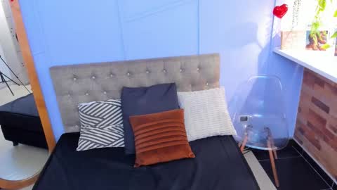 Snapshot of taylor_bennet chatting on October 2025 12:04:02 PM Taylor Bennet online show from October 2025 12:04:02 PM