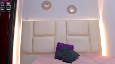 taylor_colores online show from November 2025 01:45:01 PM