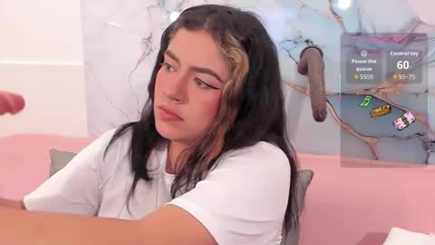 taylor_cupper_ online show from November 2025 01:19:01 AM